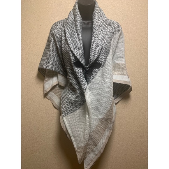 NWT Guess Cape/Poncho - Picture 1 of 2